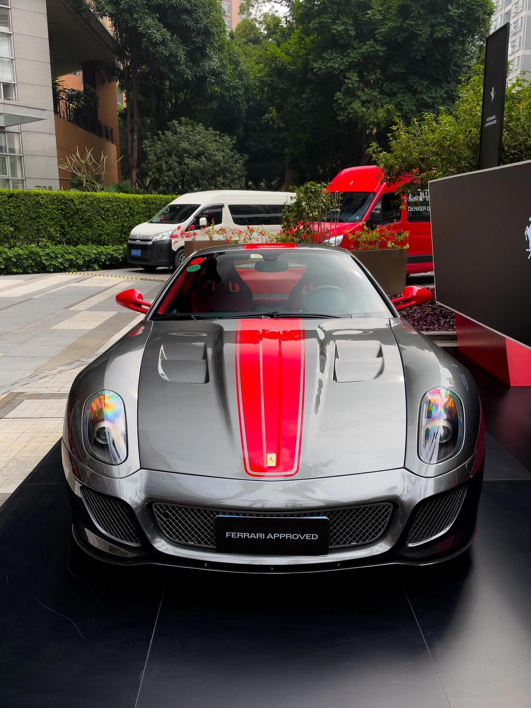 关于法拉利绝杀红牛车队，阿隆索惊艳四座的信息